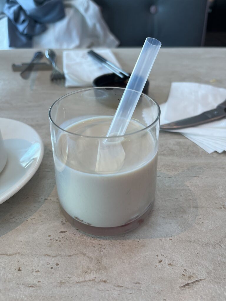 Red Oolong Milk Tea with Tapioca Pearls