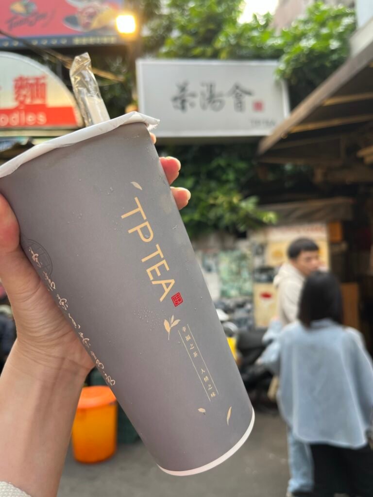 Osmanthus Tieguanyin Tea Latte with Pearls